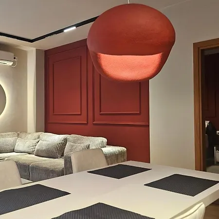 Tam Skanderbeg Square One Bedroom W Veranda * 地拉那