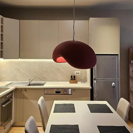 Tam Skanderbeg Square One Bedroom W Veranda Apartmán Tirana