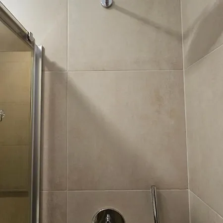 דירה Tam Skanderbeg Square One Bedroom W Veranda *