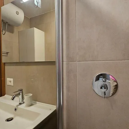Tam Skanderbeg Square One Bedroom W Veranda 아파트 티라나