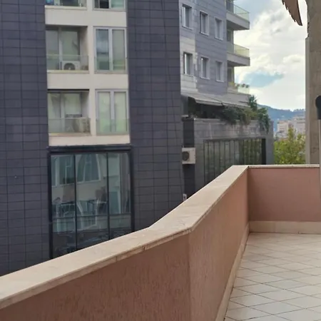 Tam Skanderbeg Square One Bedroom W Veranda דירה טיראנה