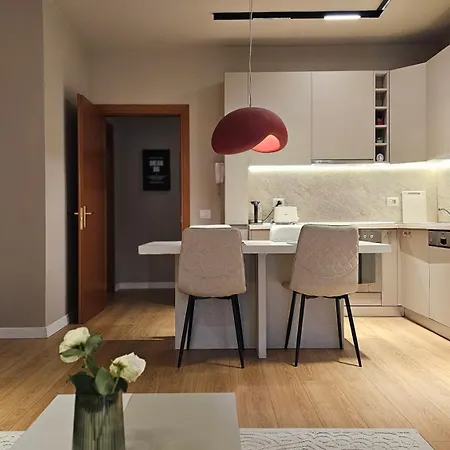 Tam Skanderbeg Square One Bedroom W Veranda טיראנה
