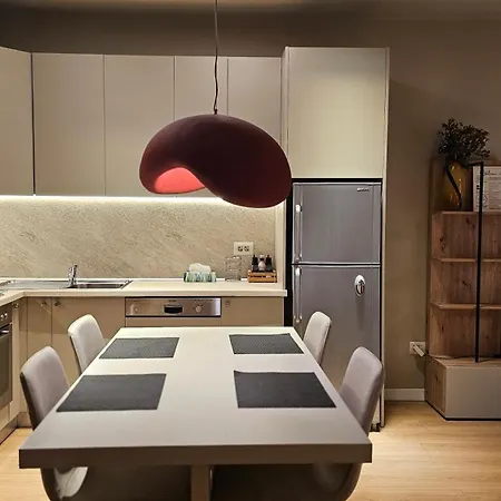 דירה Tam Skanderbeg Square One Bedroom W Veranda טיראנה