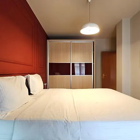 Tam Skanderbeg Square One Bedroom W Veranda טיראנה