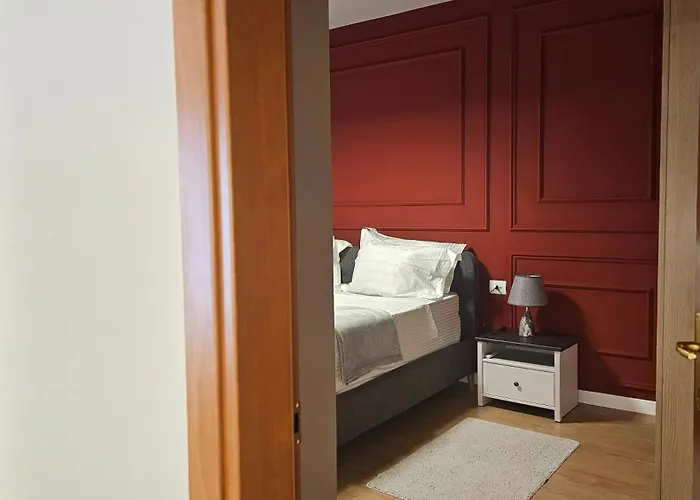 Tam Skanderbeg Square One Bedroom W Veranda 公寓 地拉那