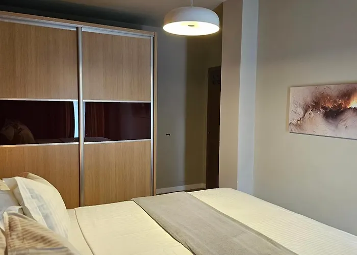 Tam Skanderbeg Square One Bedroom W Veranda 地拉那