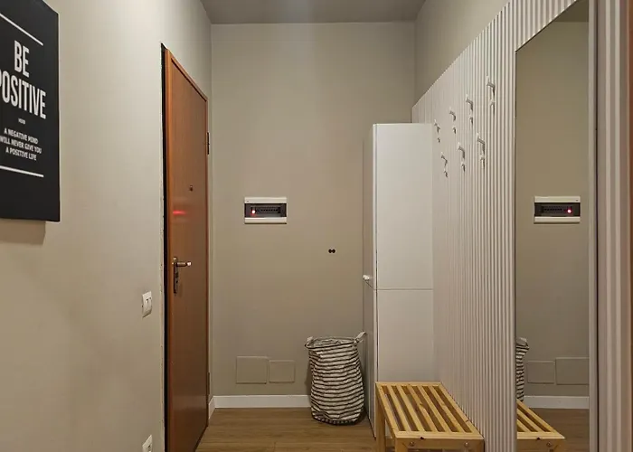 Tam Skanderbeg Square One Bedroom W Veranda * 地拉那