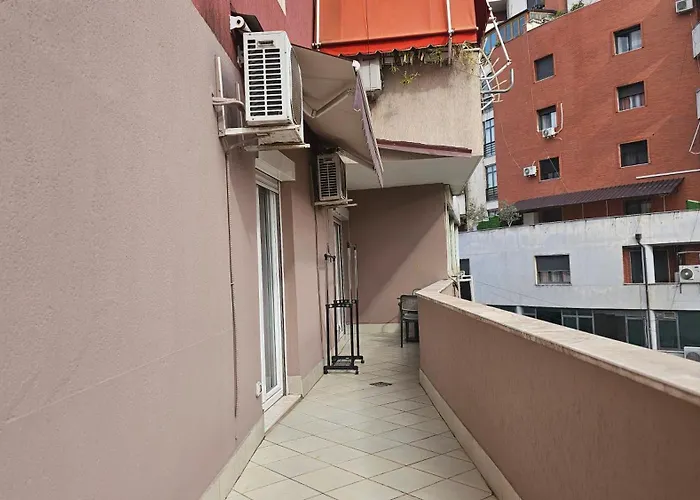 公寓 Tam Skanderbeg Square One Bedroom W Veranda *