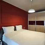 Tam Skanderbeg Square One Bedroom W Veranda Lejlighed *