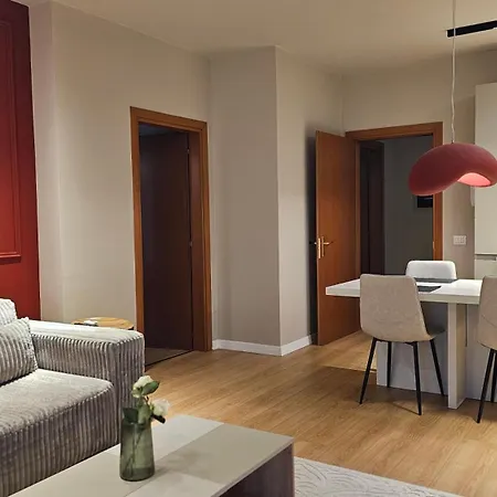 Tam Skanderbeg Square One Bedroom W Veranda Lejlighed
