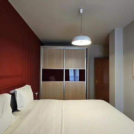 Tam Skanderbeg Square One Bedroom W Veranda Lejlighed *