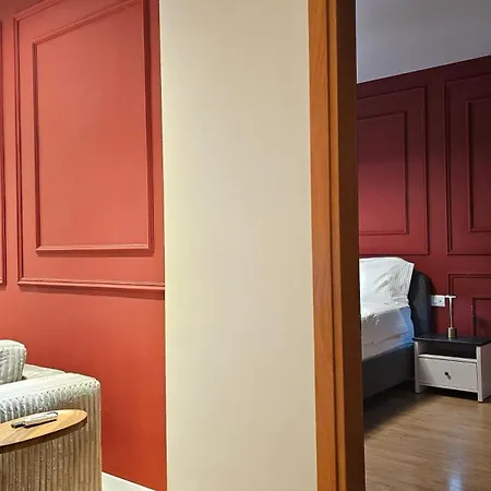 Tam Skanderbeg Square One Bedroom W Veranda Lejlighed