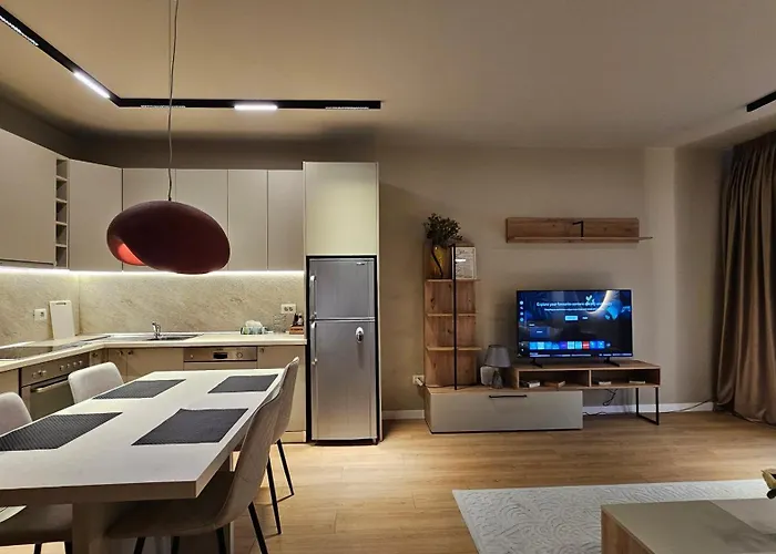 Tam Skanderbeg Square One Bedroom W Veranda * 地拉那