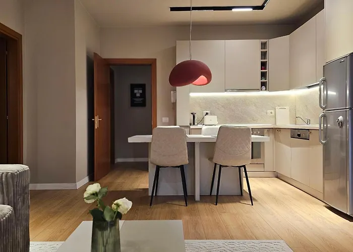 Tam Skanderbeg Square One Bedroom W Veranda 地拉那